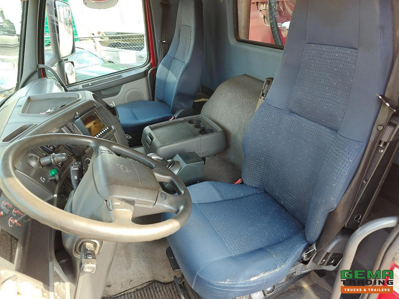 Volquete camión Terberg FM2000-T 8x8/6 Dagcab Euro5 - Kipper 20m³ - Milieu Kleppen - NaafReductie- LuchtGeveerd - 07/2026 APK: foto 14