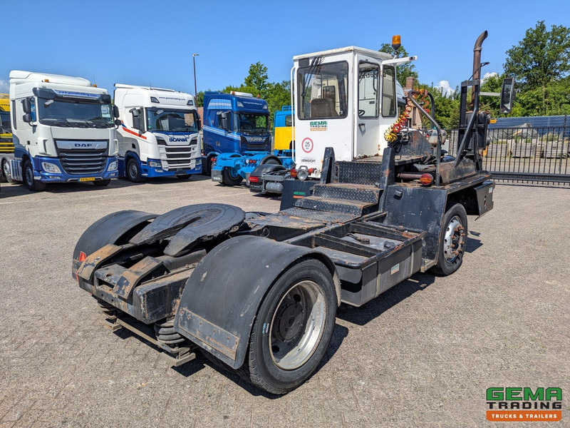 Terberg YT17 MOTOR DEFECT - MMBS Kenteken - Tractor industrial: foto 3 Terberg YT17 MOTOR DEFECT - MMBS Kenteken - Tractor industrial: foto 3