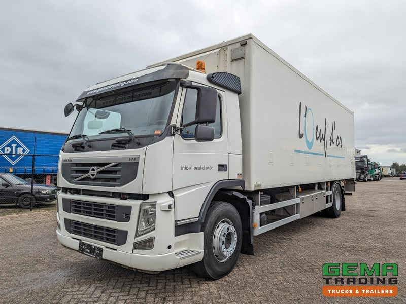 Volvo FM330 4x2 Daycab Euro5 KuikenBak 8.2m + Webasto Heater + Dhollandia 2000KG (V799) - Frigorífico camión: foto 1 Volvo FM330 4x2 Daycab Euro5 KuikenBak 8.2m + Webasto Heater + Dhollandia 2000KG (V799) - Frigorífico camión: foto 1