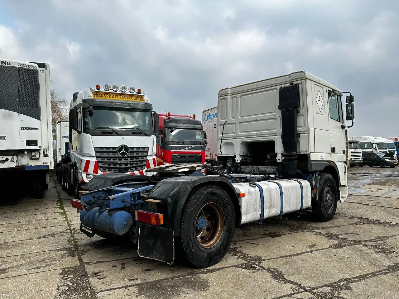 DAF XF 95.380 4X2 Tractor-unit Spring/Air ZF Manual DAF XF 95.380 4X2 Tractor-unit Spring/Air ZF Manual - Cabeza tractora: foto 4 DAF XF 95.380 4X2 Tractor-unit Spring/Air ZF Manual DAF XF 95.380 4X2 Tractor-unit Spring/Air ZF Manual - Cabeza tractora: foto 4