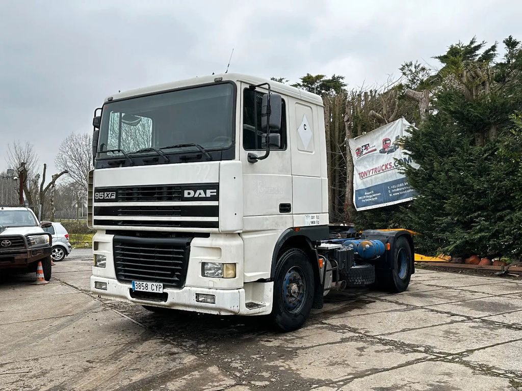 DAF XF 95.380 4X2 Tractor-unit Spring/Air ZF Manual - Cabeza tractora: foto 2 DAF XF 95.380 4X2 Tractor-unit Spring/Air ZF Manual - Cabeza tractora: foto 2