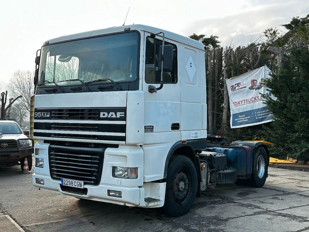 DAF XF 95.380 4X2 Tractor-unit Spring/Air ZF Manual - Cabeza tractora: foto 2 DAF XF 95.380 4X2 Tractor-unit Spring/Air ZF Manual - Cabeza tractora: foto 2