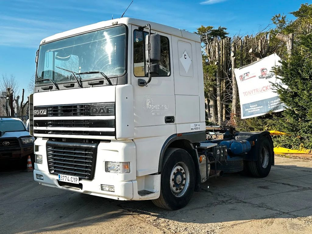 DAF XF 95.380 4X2 Tractor-unit Spring/Air ZF Manual - Cabeza tractora: foto 2 DAF XF 95.380 4X2 Tractor-unit Spring/Air ZF Manual - Cabeza tractora: foto 2