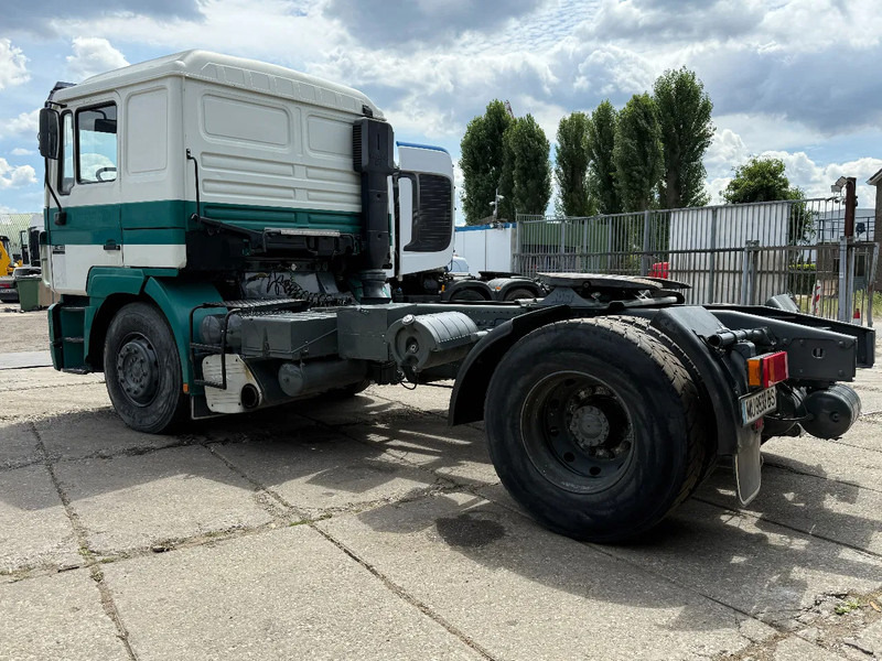 MAN 19.403 4X2 Tractor-unit Spring/Air ZF Manual Gear Low cabine - Cabeza tractora: foto 3 MAN 19.403 4X2 Tractor-unit Spring/Air ZF Manual Gear Low cabine - Cabeza tractora: foto 3