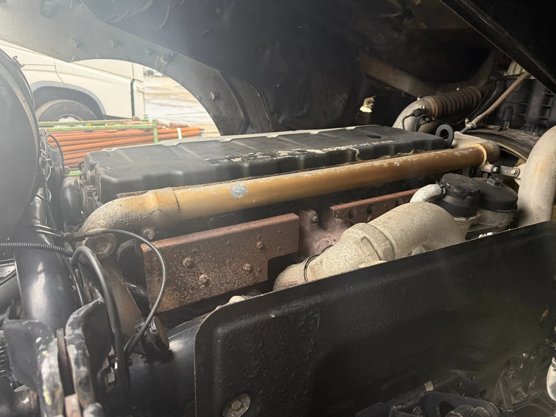 Cabeza tractora MAN TGX 33.480 6X4 Tractor-unit Spring/Spring Retarder Euro5: foto 18 Cabeza tractora MAN TGX 33.480 6X4 Tractor-unit Spring/Spring Retarder Euro5: foto 18
