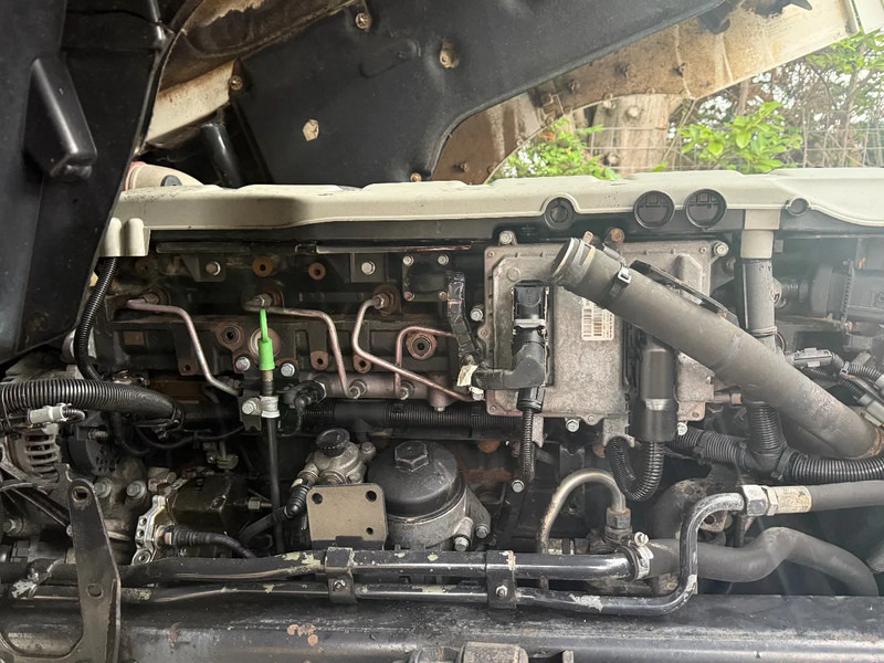 Cabeza tractora MAN TGX 33.480 6X4 Tractor-unit Spring/Spring Retarder Euro5: foto 17 Cabeza tractora MAN TGX 33.480 6X4 Tractor-unit Spring/Spring Retarder Euro5: foto 17