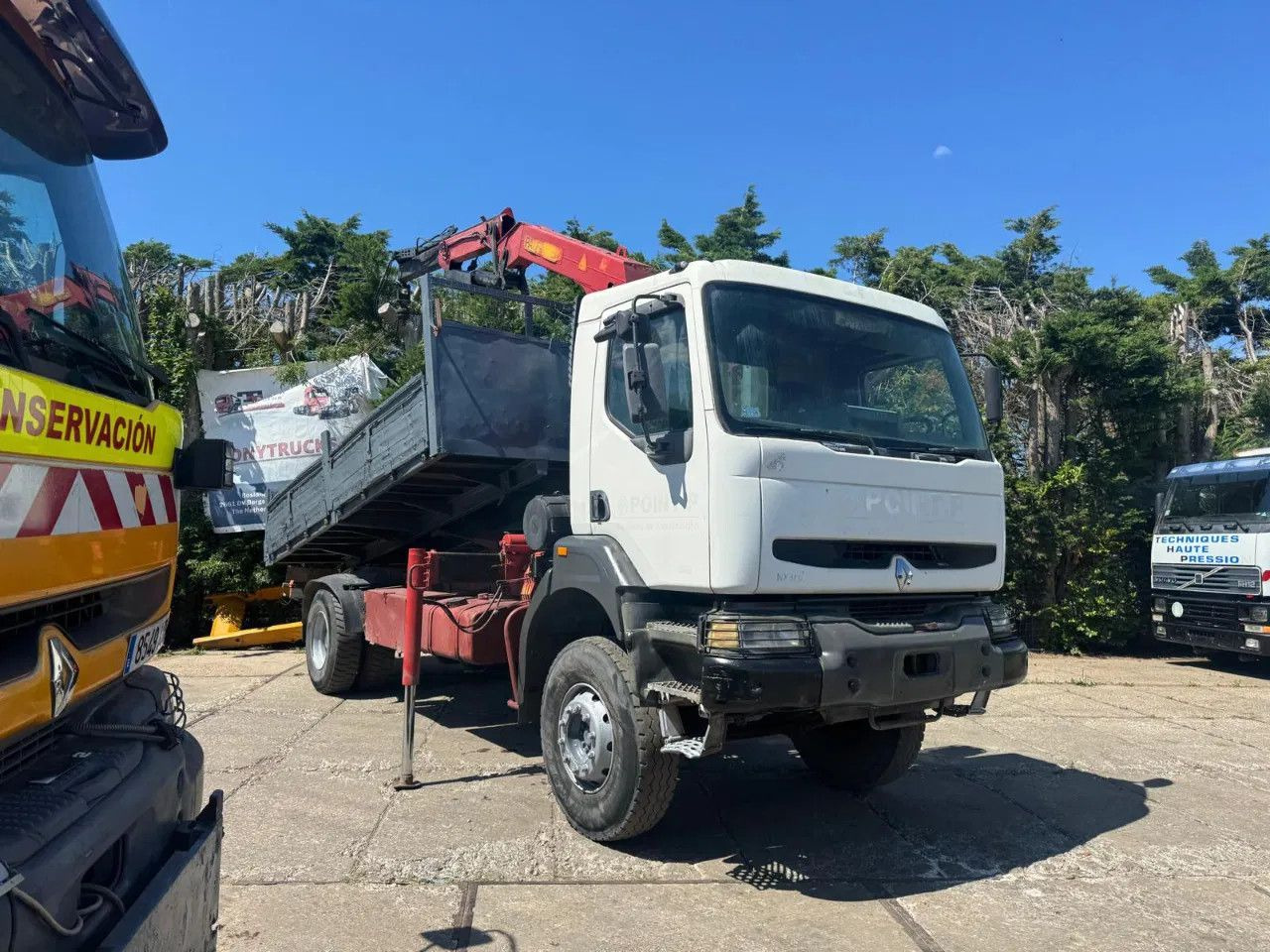 Cabeza tractora Renault Kerax 340 4X2 Tipper+Crane Spring/Spring Euro2 M: foto 1