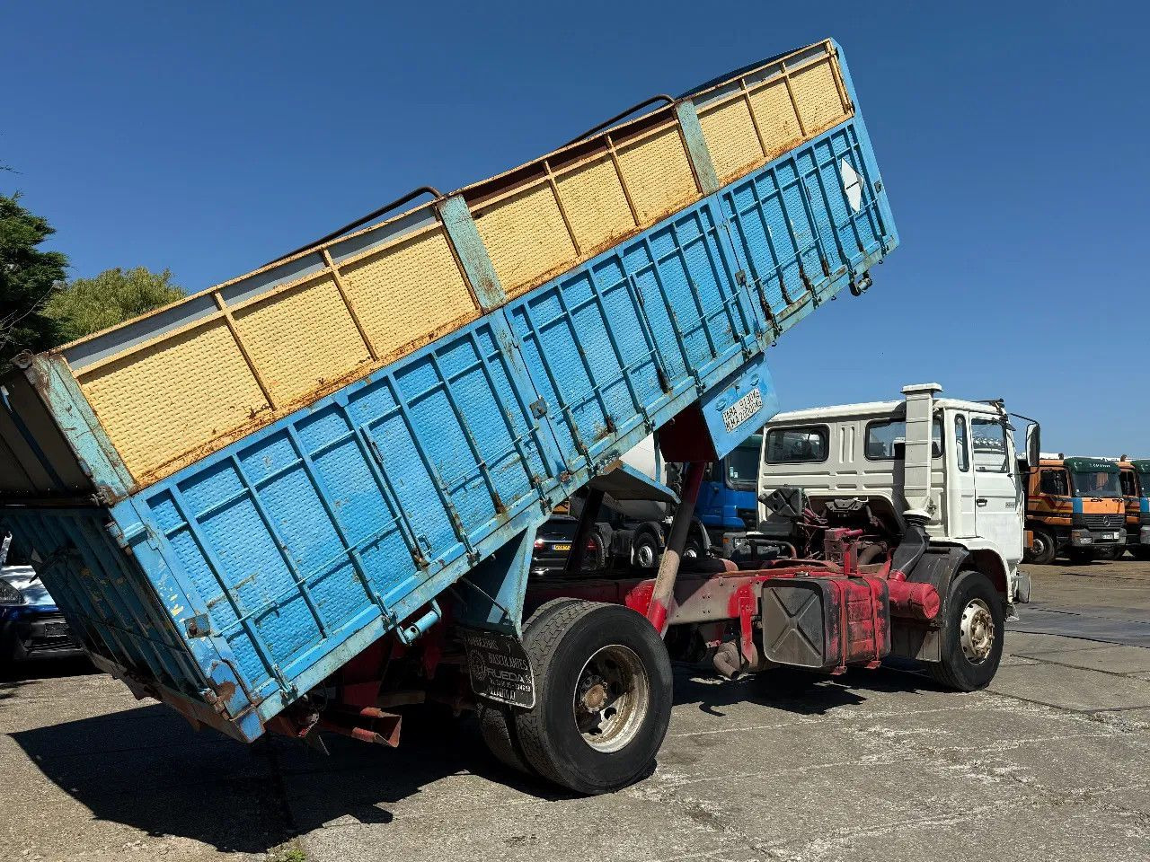 Renault G230 4X2 Tipper Spring/Spring Manual Gearbox - Volquete camión: foto 4 Renault G230 4X2 Tipper Spring/Spring Manual Gearbox - Volquete camión: foto 4