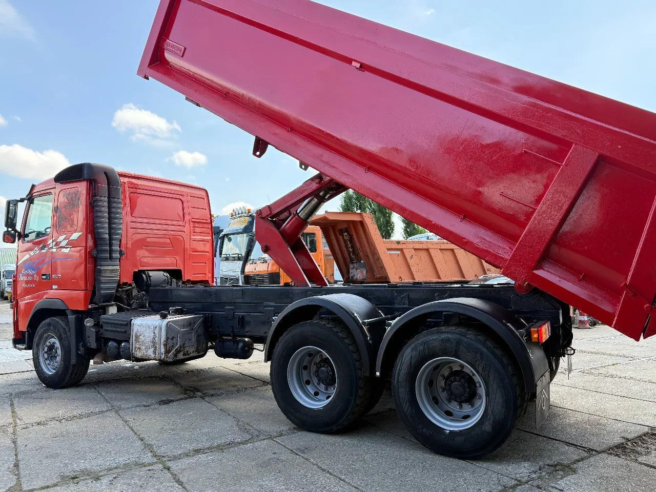 Volvo FH 16.600 6X4 Tipper Spring/Spring Euro5 - Volquete camión: foto 3 Volvo FH 16.600 6X4 Tipper Spring/Spring Euro5 - Volquete camión: foto 3