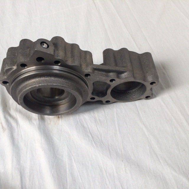 Gear Pump case assy for Caterpillar - Motor y piezas para Equipo de manutención: foto 2 Gear Pump case assy for Caterpillar - Motor y piezas para Equipo de manutención: foto 2