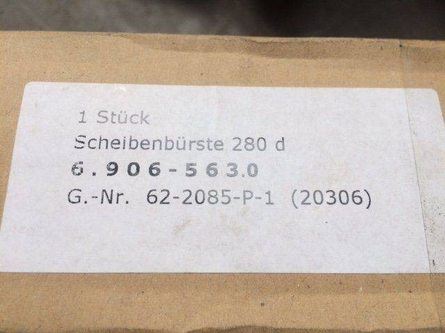 Kärcher Disc Brush Red - Barredora cucharón para Maquinaria de limpieza: foto 3 Kärcher Disc Brush Red - Barredora cucharón para Maquinaria de limpieza: foto 3