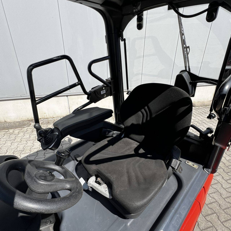 Linde E20PH (386) - Carretilla elevadora eléctrica: foto 4 Linde E20PH (386) - Carretilla elevadora eléctrica: foto 4