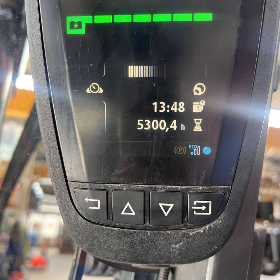 Carretilla elevadora eléctrica Linde E30 (387): foto 6 Carretilla elevadora eléctrica Linde E30 (387): foto 6