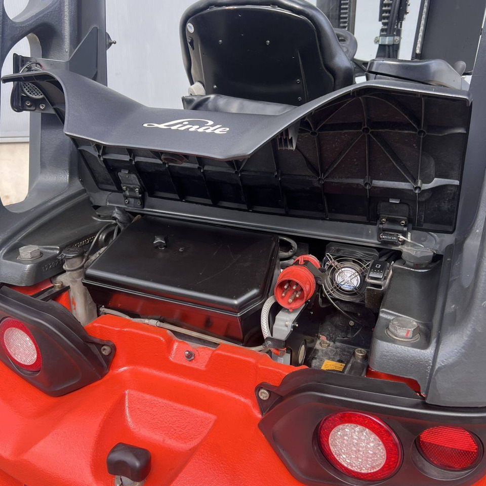 Carretilla elevadora eléctrica Linde E30 (387): foto 16 Carretilla elevadora eléctrica Linde E30 (387): foto 16