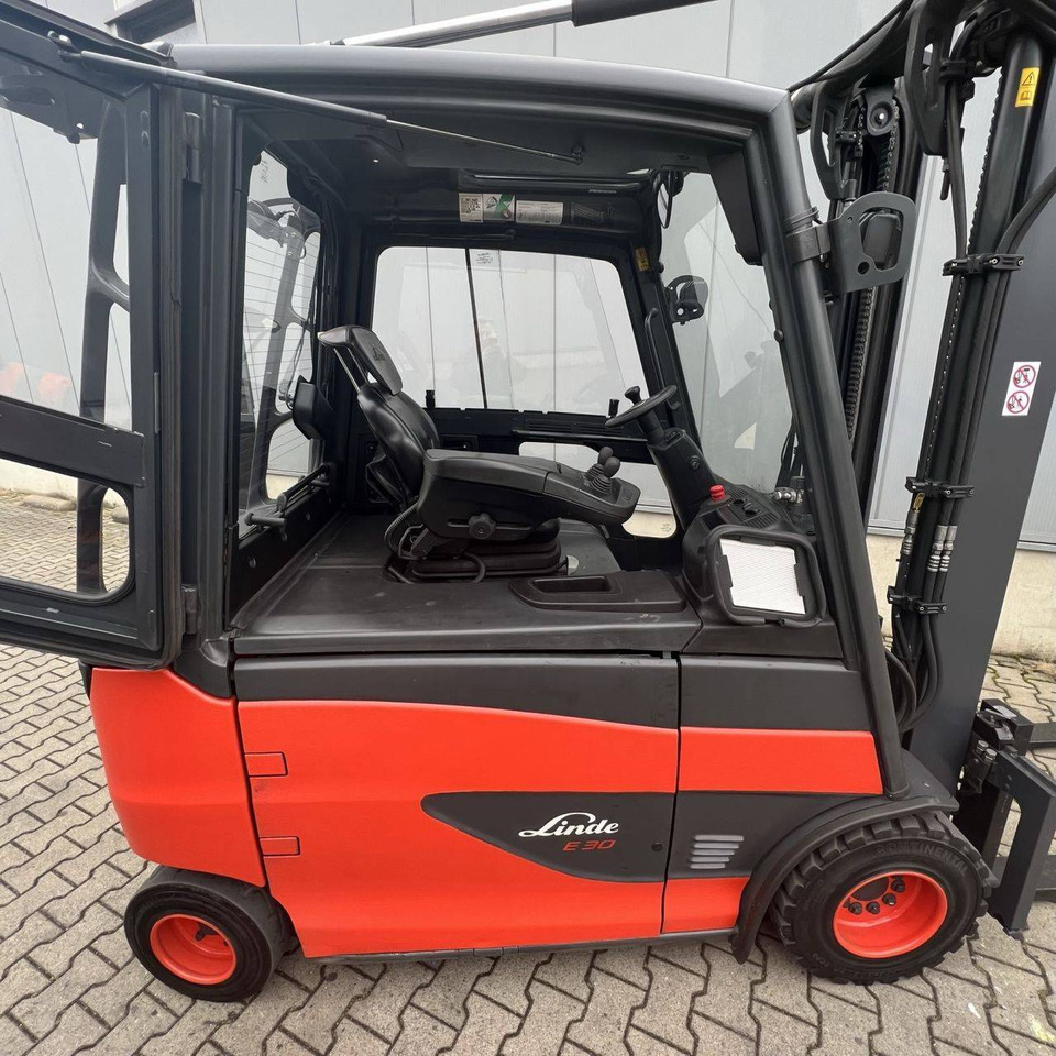 Linde E30/600 HL (387) - Carretilla elevadora eléctrica: foto 3 Linde E30/600 HL (387) - Carretilla elevadora eléctrica: foto 3