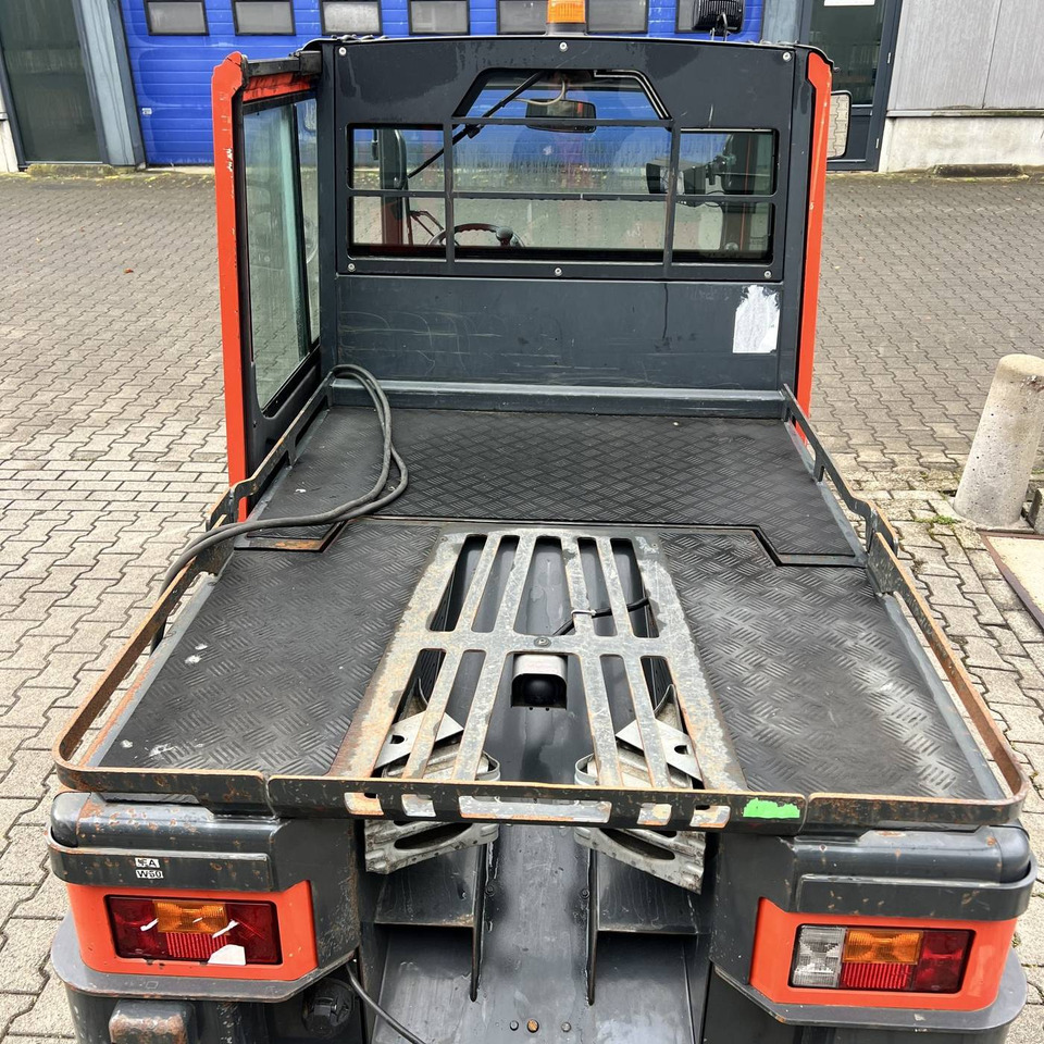 Linde P250 SWB (127) - Remolcadora: foto 2 Linde P250 SWB (127) - Remolcadora: foto 2