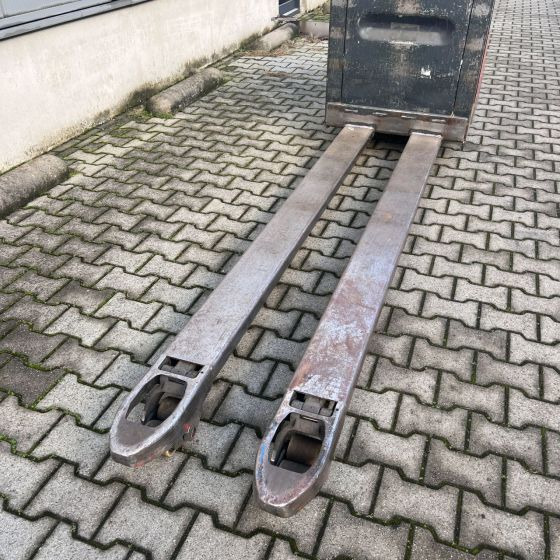 Linde T24SP (131) - Transpaleta: foto 3 Linde T24SP (131) - Transpaleta: foto 3