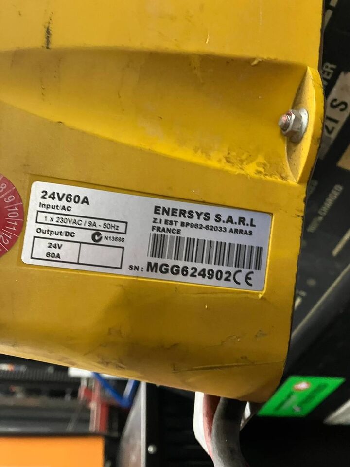 Hawker Life Tech 24V/60A - Piezas de recambio para Equipo de manutención: foto 2 Hawker Life Tech 24V/60A - Piezas de recambio para Equipo de manutención: foto 2