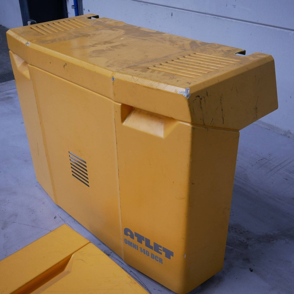 Plastic covers for Dambach, Atlet OMNI 140DCR - Carrocería y exterior para Equipo de manutención: foto 2 Plastic covers for Dambach, Atlet OMNI 140DCR - Carrocería y exterior para Equipo de manutención: foto 2