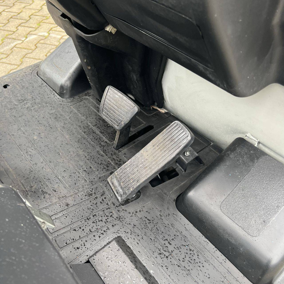 Carretilla elevadora eléctrica Unicarriers ET16 (AG1N12L16Q): foto 7 Carretilla elevadora eléctrica Unicarriers ET16 (AG1N12L16Q): foto 7