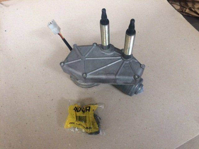 Wiper motor for Linde C90/5-C90/8, Series 318 - Cabina e interior para Equipo de manutención: foto 2 Wiper motor for Linde C90/5-C90/8, Series 318 - Cabina e interior para Equipo de manutención: foto 2