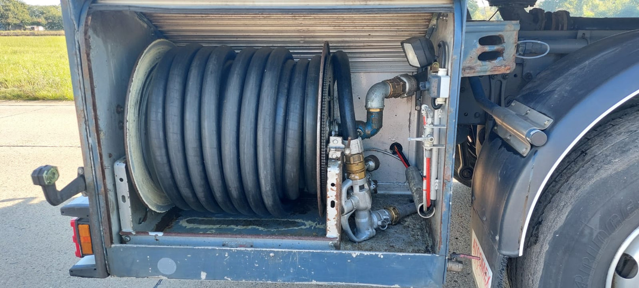 MERCEDES Actros - Cisterna camión: foto 4 MERCEDES Actros - Cisterna camión: foto 4