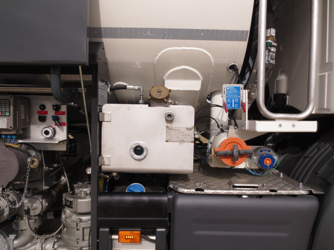 SCANIA G370 - Cisterna camión: foto 2 SCANIA G370 - Cisterna camión: foto 2