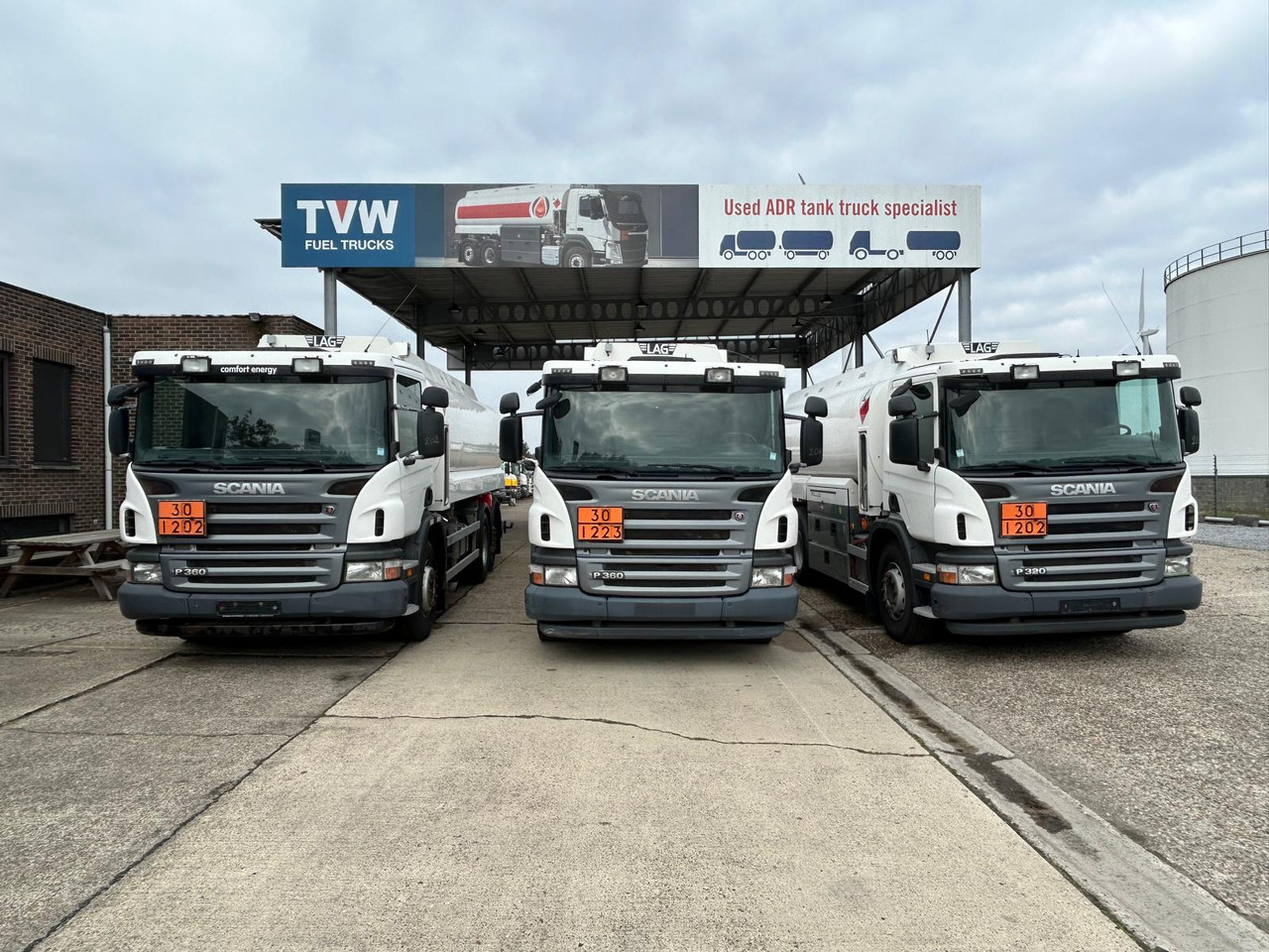 SCANIA P320/P360 (lot of 3) - Cisterna camión: foto 2 SCANIA P320/P360 (lot of 3) - Cisterna camión: foto 2