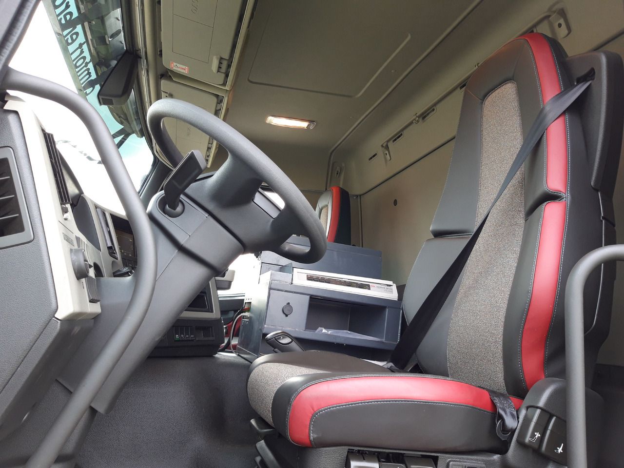 Cisterna camión VOLVO FM: foto 16