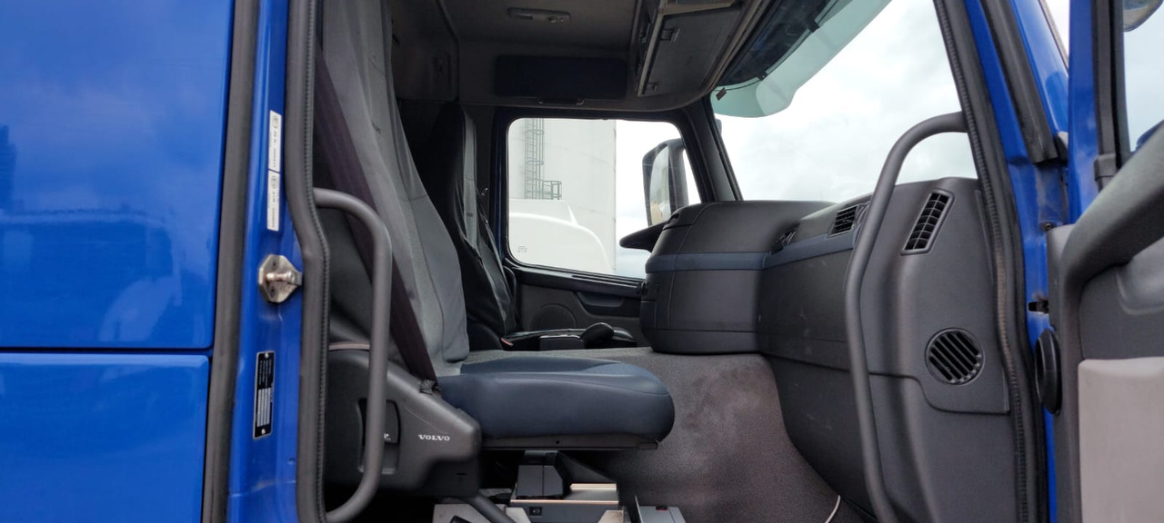 VOLVO FM - Cisterna camión: foto 1 VOLVO FM - Cisterna camión: foto 1