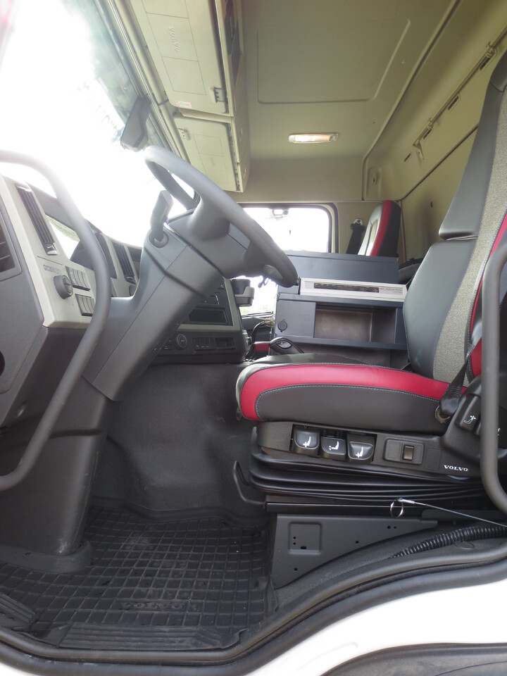 Volvo FM - Cisterna camión: foto 5 Volvo FM - Cisterna camión: foto 5