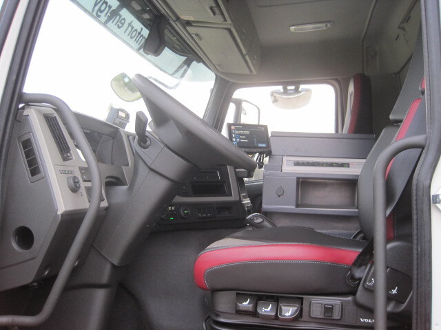 Volvo FM - Cisterna camión: foto 3 Volvo FM - Cisterna camión: foto 3