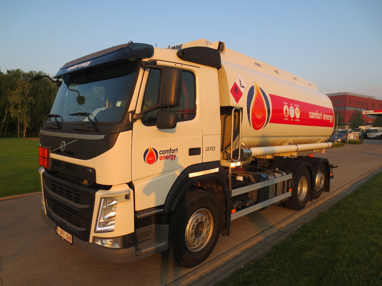 Volvo FM - Cisterna camión: foto 1 Volvo FM - Cisterna camión: foto 1