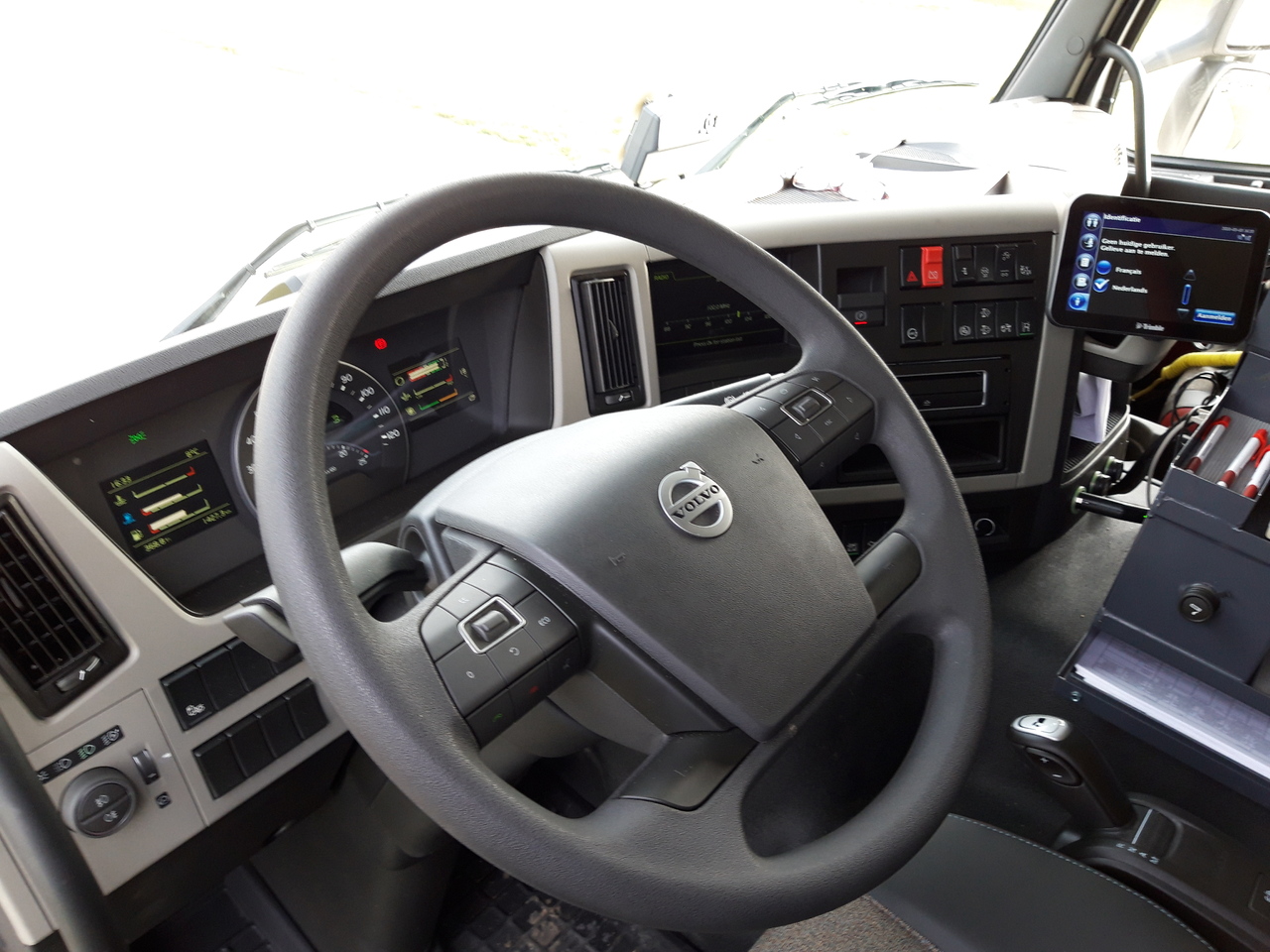 Cisterna camión Volvo FM: foto 13