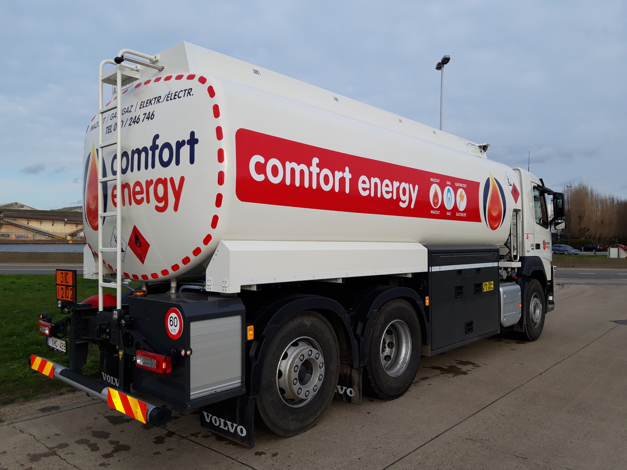 Cisterna camión Volvo FM: foto 16