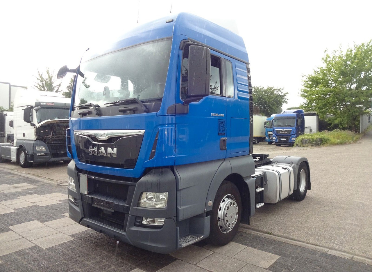 MAN TGX 18.440, XLX, Intarder, ACC, 2 Tank - Cabeza tractora: foto 3 MAN TGX 18.440, XLX, Intarder, ACC, 2 Tank - Cabeza tractora: foto 3