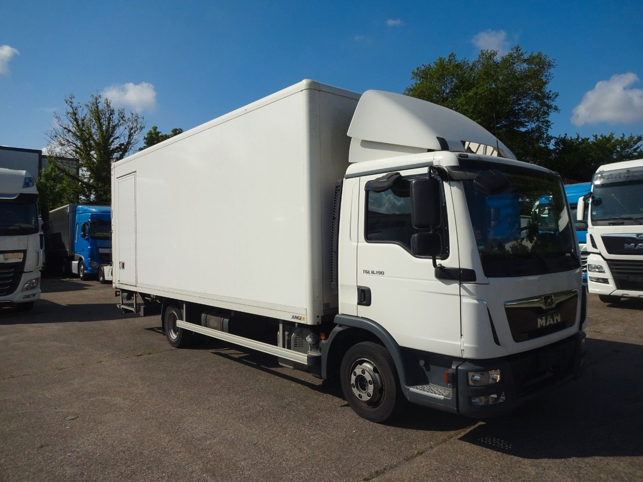 MAN TGL 8.190, LBW, Luft, Tempomat, Standheizung - Furgoneta: foto 1 MAN TGL 8.190, LBW, Luft, Tempomat, Standheizung - Furgoneta: foto 1