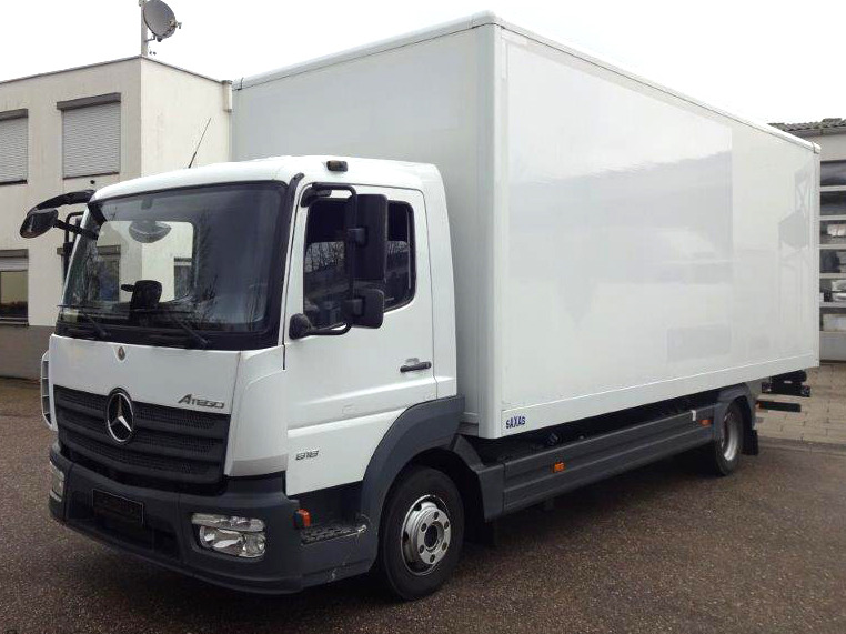 Mercedes-Benz Atego 818, Koffer mit Rolltor - Camión caja cerrada: foto 1 Mercedes-Benz Atego 818, Koffer mit Rolltor - Camión caja cerrada: foto 1