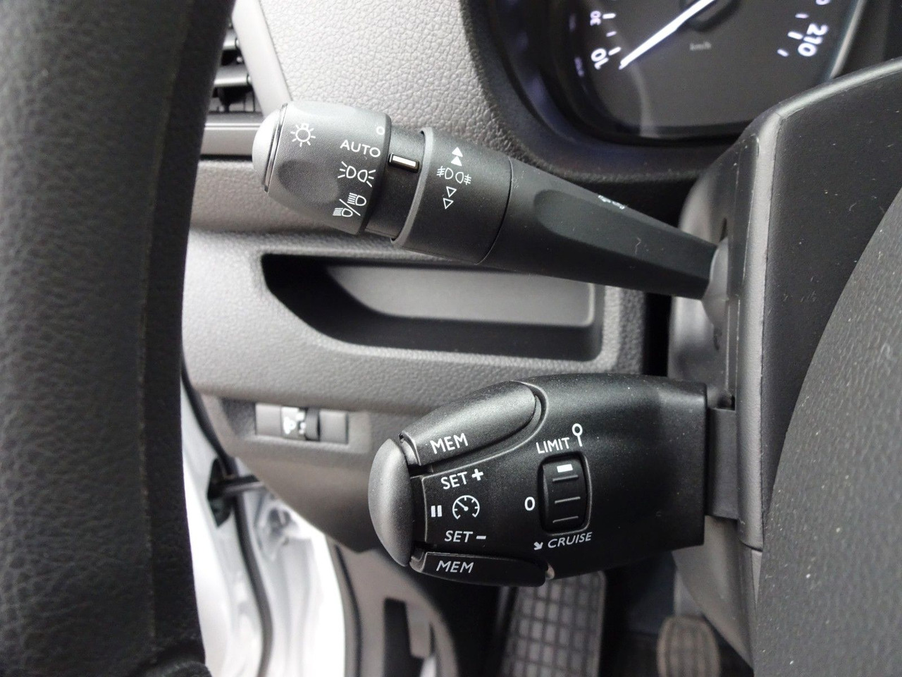 Furgoneta pequeña nuevo Opel 50 x Vivaro Kasten L1H1, Klima, PDC,: foto 19