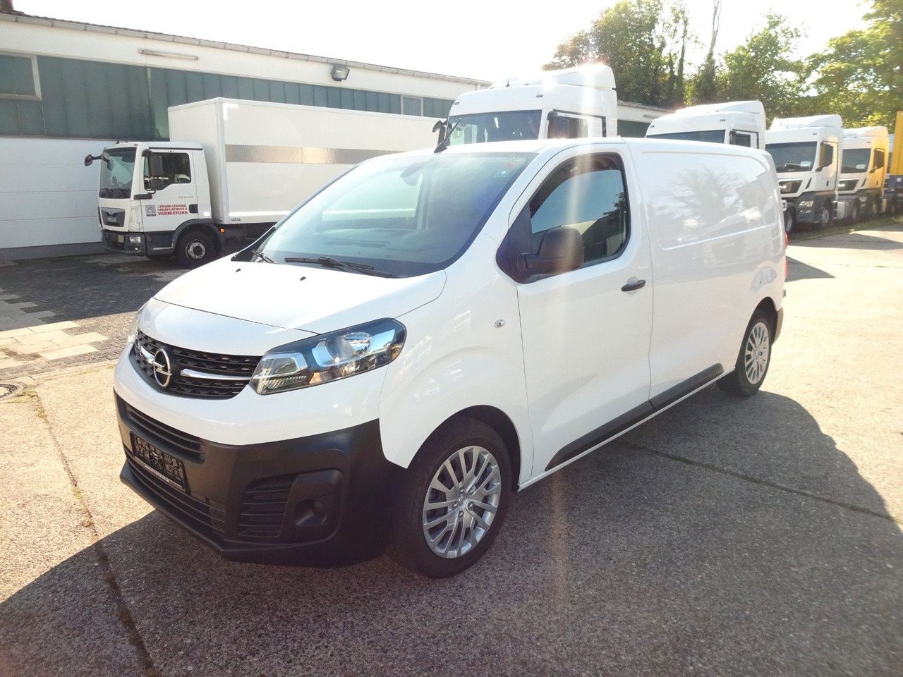 Opel Vivaro Kasten L1H1, Klima, PDC, - Furgoneta pequeña: foto 1 Opel Vivaro Kasten L1H1, Klima, PDC, - Furgoneta pequeña: foto 1