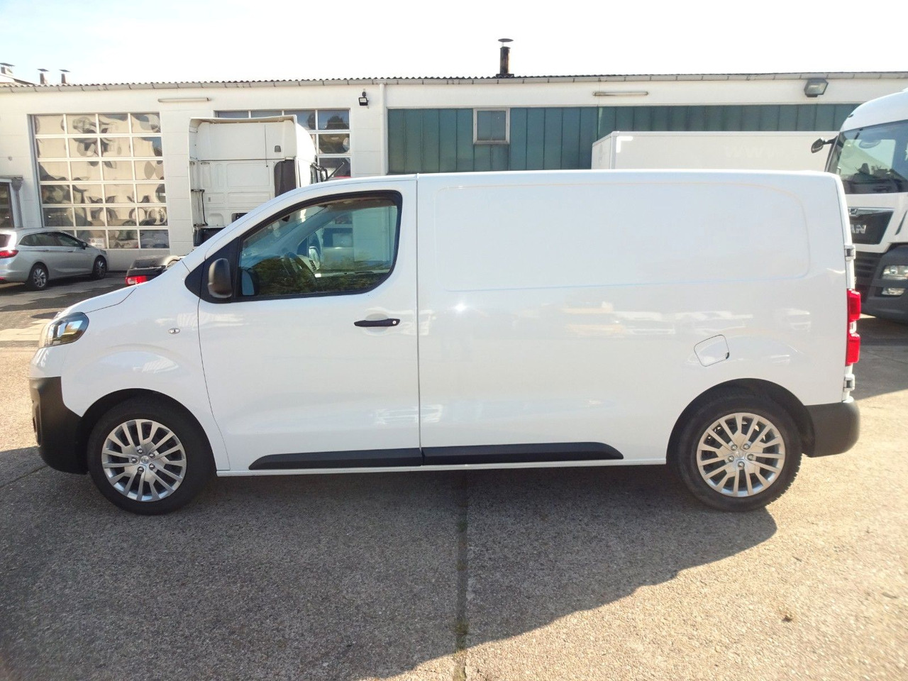 Opel Vivaro Kasten L1H1, Klima, PDC, - Furgoneta pequeña: foto 4 Opel Vivaro Kasten L1H1, Klima, PDC, - Furgoneta pequeña: foto 4