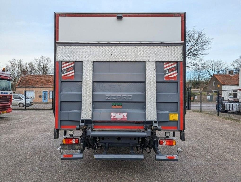 Volvo FL 210, 12tn., Isolirt, Autom, wie neu - Camión caja cerrada: foto 4 Volvo FL 210, 12tn., Isolirt, Autom, wie neu - Camión caja cerrada: foto 4