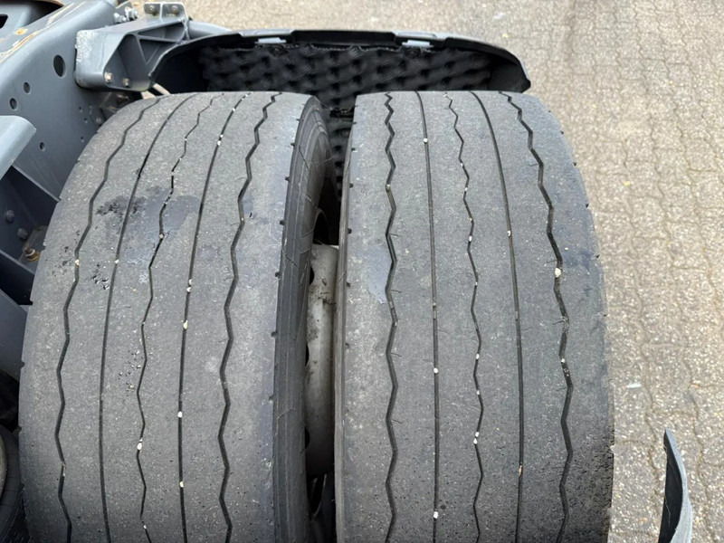 DAF CF 400 4X2 FT Space Cab Side skirts - Cabeza tractora: foto 5 DAF CF 400 4X2 FT Space Cab Side skirts - Cabeza tractora: foto 5