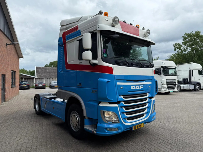 DAF XF 440 XF 440 FT Space Cab Special Interior NL Truck - Cabeza tractora: foto 2 DAF XF 440 XF 440 FT Space Cab Special Interior NL Truck - Cabeza tractora: foto 2
