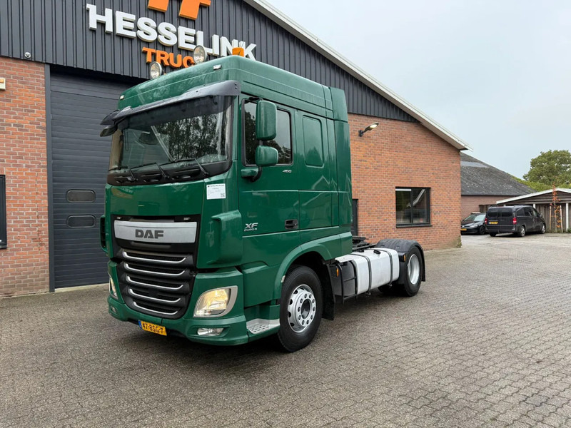 DAF XF 460 Space Cab Verstralers/Zwaailamp NL Truck APK/TUV 06-12-2025 - Cabeza tractora: foto 1 DAF XF 460 Space Cab Verstralers/Zwaailamp NL Truck APK/TUV 06-12-2025 - Cabeza tractora: foto 1