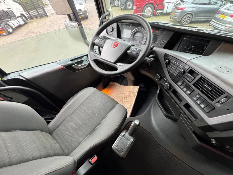 Volvo FH Dual clutch 2X tank Standairco 689.009KM! Alcoa - Cabeza tractora: foto 5 Volvo FH Dual clutch 2X tank Standairco 689.009KM! Alcoa - Cabeza tractora: foto 5