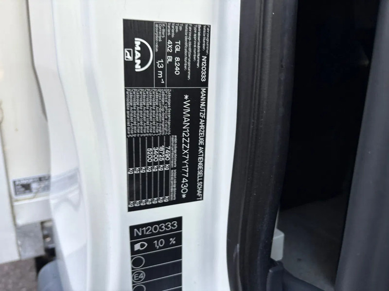 Camión caja cerrada MAN TGL 8.240 Cargolift Laadklep NL Truck APK/TUV 02-2026: foto 16