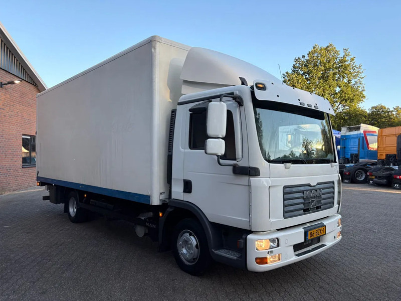 MAN TGL 8.240 Cargolift Laadklep NL Truck APK/TUV 02-2026 - Camión caja cerrada: foto 2 MAN TGL 8.240 Cargolift Laadklep NL Truck APK/TUV 02-2026 - Camión caja cerrada: foto 2