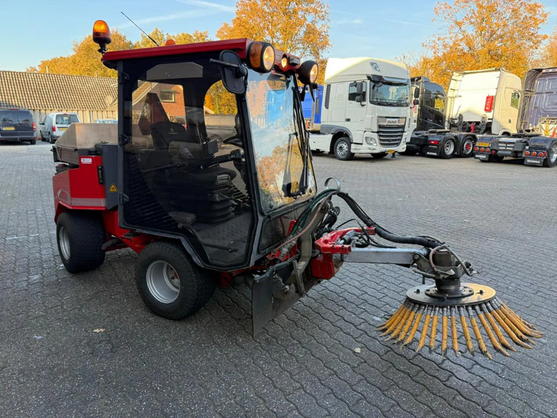 Nimos DM-Trac 205 OKB-70- Onkruidborstelmachine Werktuigendrager 4X Hydraulische functie - Barredora industrial: foto 2 Nimos DM-Trac 205 OKB-70- Onkruidborstelmachine Werktuigendrager 4X Hydraulische functie - Barredora industrial: foto 2