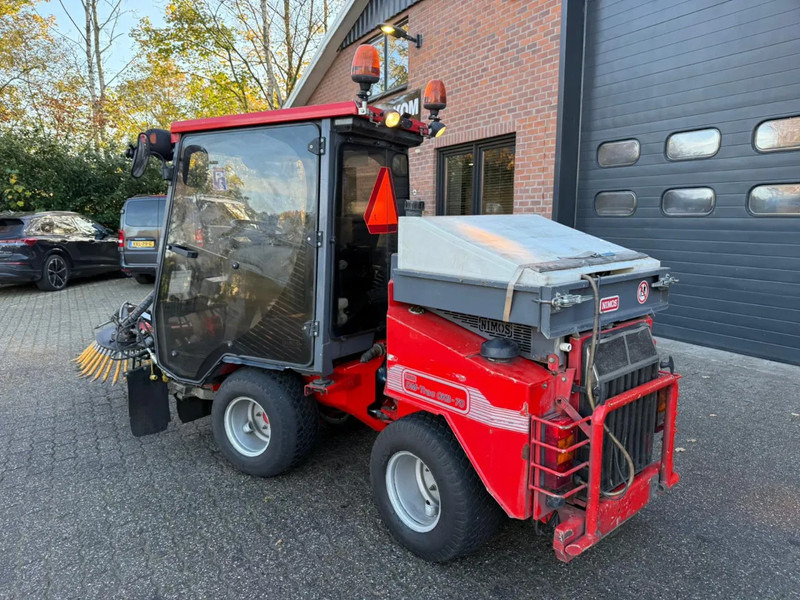 Nimos DM-Trac 205 OKB-70- Onkruidborstelmachine Werktuigendrager 4X Hydraulische functie - Barredora industrial: foto 3 Nimos DM-Trac 205 OKB-70- Onkruidborstelmachine Werktuigendrager 4X Hydraulische functie - Barredora industrial: foto 3